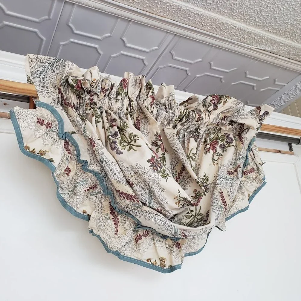 Louis Nichole Festoon Rococo Roses Floral 25W x 17L Valance Vintage 80s NEW 6155